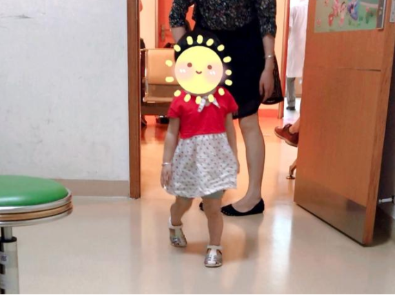 孩子走路八字腳是遺傳的嗎 孩子走路八字腳怎么糾正