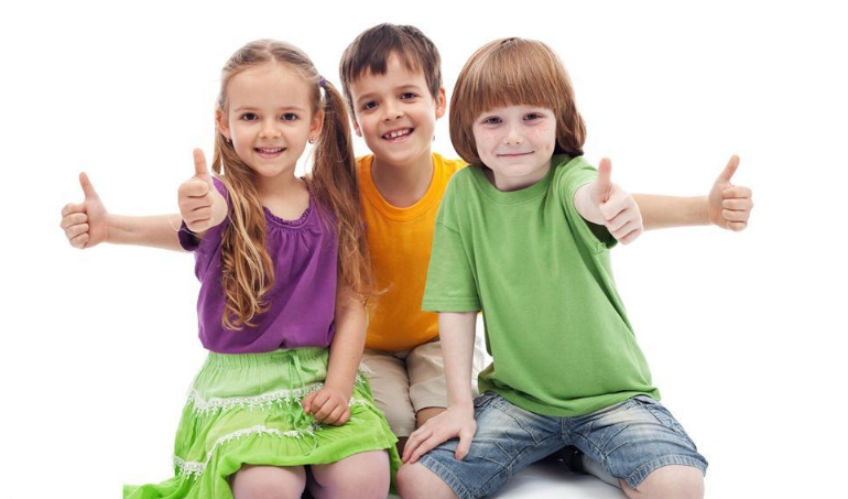 孩子對(duì)小東西特別的感興趣怎么辦 孩子對(duì)小東西感興趣家長(zhǎng)怎么做好