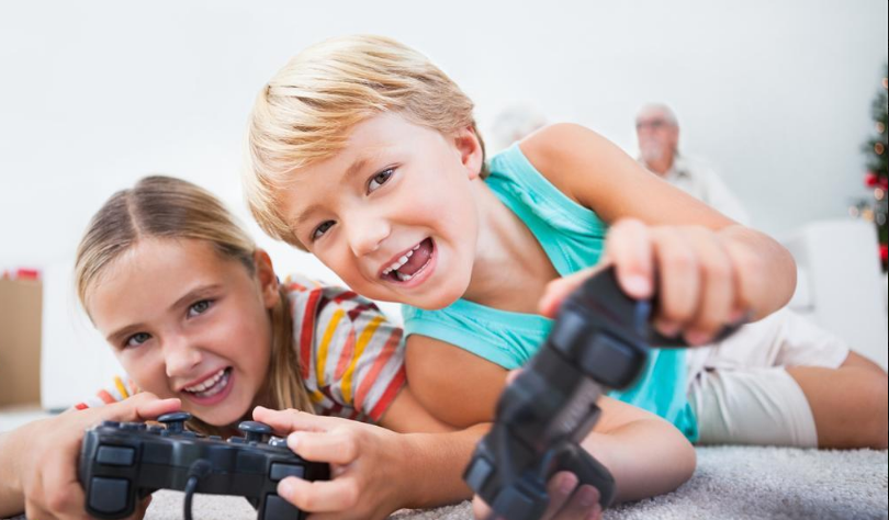 孩子對(duì)小東西特別的感興趣怎么辦 孩子對(duì)小東西感興趣家長(zhǎng)怎么做好