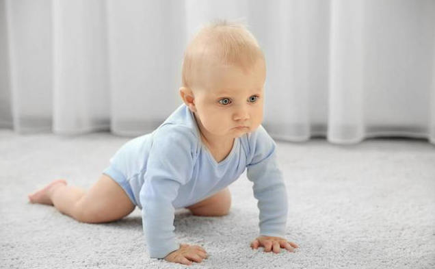 孩子多大可以訓練爬行 訓練寶寶爬行的具體方法