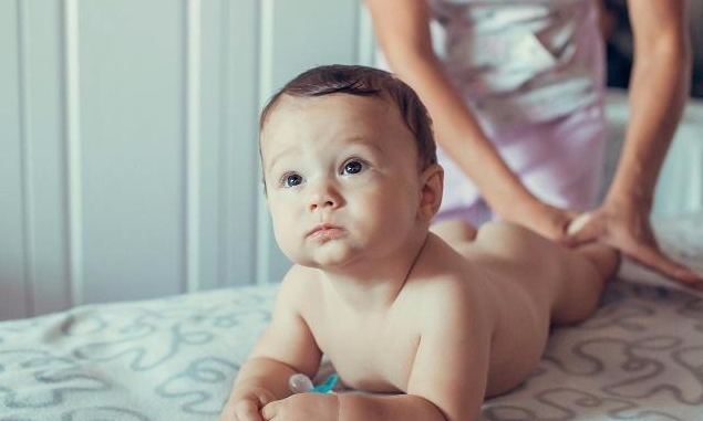 怎么正確給寶寶擦屁股 怎么教孩子自己擦屁股