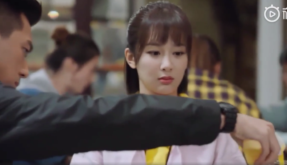 韓商言給佟年喝的果汁是什么牌子的 韓商言為什么要給佟年喝果汁 韓商言給佟年喝的果汁是什么牌子的 韓商言為什么要給佟年喝果汁