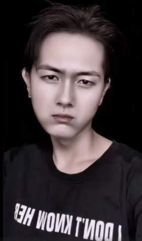 李現仿妝是怎么回事 李現仿妝視頻