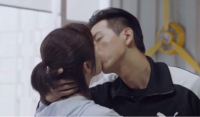 韓商言主動吻佟年是第幾集 韓商言主動吻佟年劇情