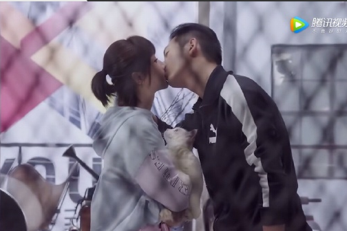 韓商言佟年吻戲一共有幾次 韓商言佟年第三次吻戲在第幾集