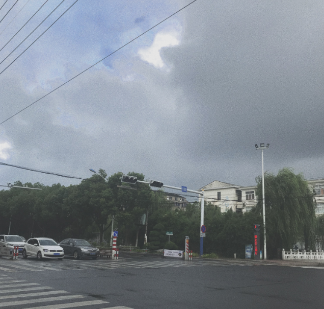 描述夏天雨后涼快的短句 關于夏日雨后的句子說說 描述夏天雨后涼快的短句 關于夏日雨后的句子說說