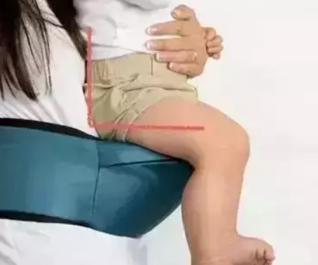 孩子多大可以坐腰凳 寶寶坐什么樣的腰凳比較好 孩子多大可以坐腰凳 寶寶坐什么樣的腰凳比較好