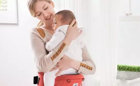 孩子多大可以坐腰凳 寶寶坐什么樣的腰凳比較好