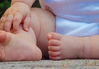 寶寶夏天在家打赤腳會著涼嗎 寶寶夏季能光腳嗎