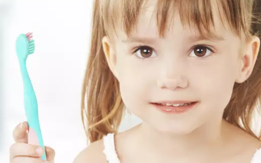 寶寶牙齒長全再刷牙好不好 寶寶什么時候可以開始刷牙