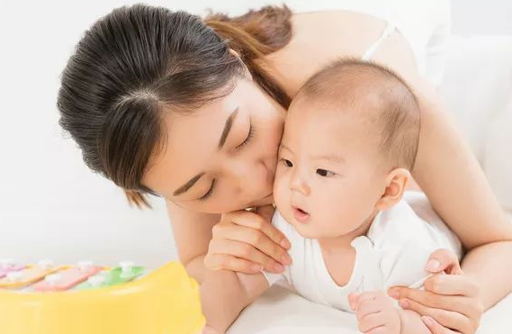 寶寶用的濕巾要怎么挑選 寶寶濕巾千萬(wàn)別選錯(cuò)了