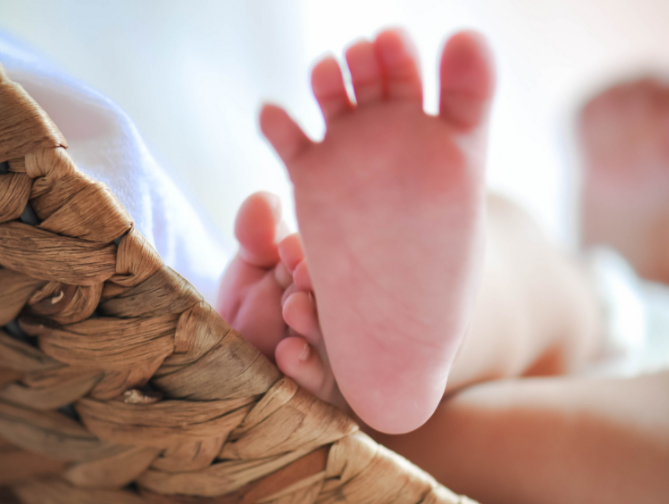 溫度多少可以給孩子穿襪子 夏季孩子光腳要注意什么