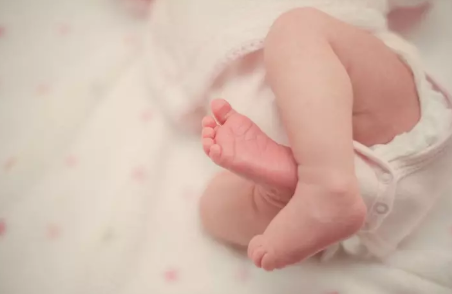 懷孕插尿管排尿影響寶寶嗎 剖腹產前插導尿管有多難受 懷孕插尿管排尿影響寶寶嗎 剖腹產前插導尿管有多難受