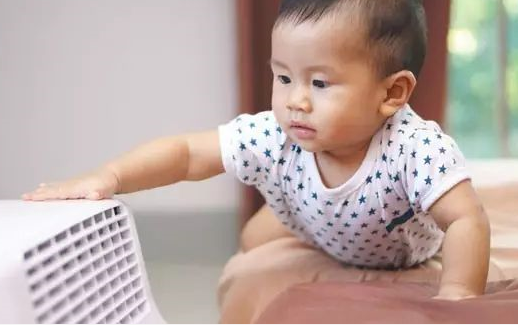 三伏天寶寶長痱子怎么應對 寶寶長痱子了怎么好的快