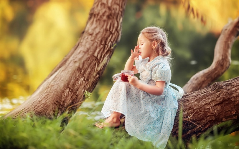 孩子上小學后還喜歡撒嬌正常嗎 孩子愛撒嬌的原因是什么