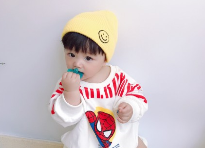 童模三伏天穿羽絨服怎么回事 童模三伏天穿羽絨服的原因