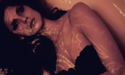 性愛時怎么脫衣服最誘人 做愛時脫衣服技巧 性愛時怎么脫衣服最誘人 做愛時脫衣服技巧