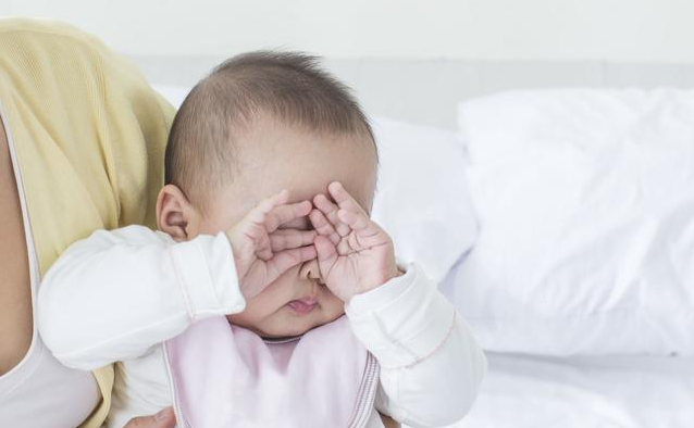孩子總揉眼睛是結膜炎嗎 孩子總揉眼睛是怎么回事