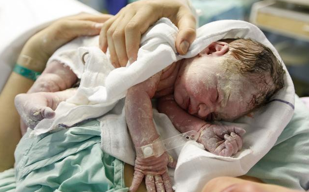 羊水栓塞和剖腹產(chǎn)哪個更危險 羊水栓塞有哪些征兆