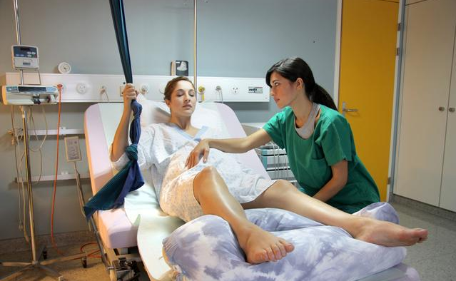 羊水栓塞和剖腹產(chǎn)哪個更危險 羊水栓塞有哪些征兆