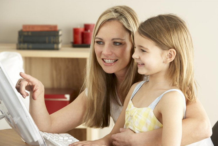 女兒長大了媽媽心情感慨 關于女兒長大了媽媽的心情怎么表達