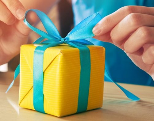 2020七夕收到女朋友的禮物心情說說 七夕收到老婆禮物驚喜的句子朋友圈