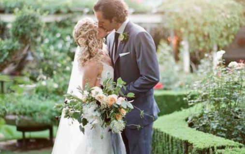 適合結婚發的甜甜句子 結婚甜蜜的朋友圈說說