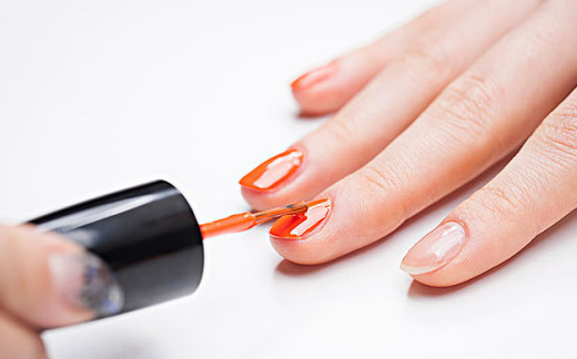 孕期可以涂指甲油嗎 涂指甲油會造成胎兒畸形嗎 孕期可以涂指甲油嗎 涂指甲油會造成胎兒畸形嗎