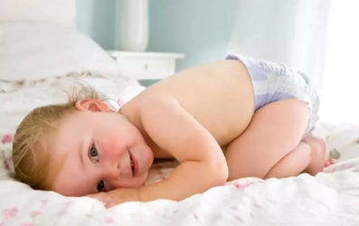 天熱能不能穿紙尿褲 天熱穿紙尿褲要注意什么