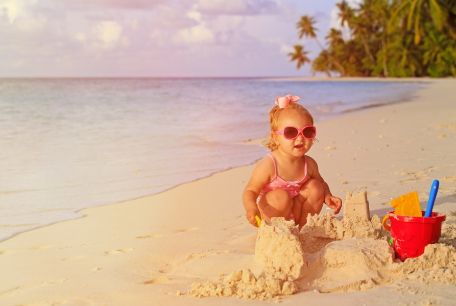 孩子玩沙子有什么好處 不同年齡段孩子怎么玩沙子比較好
