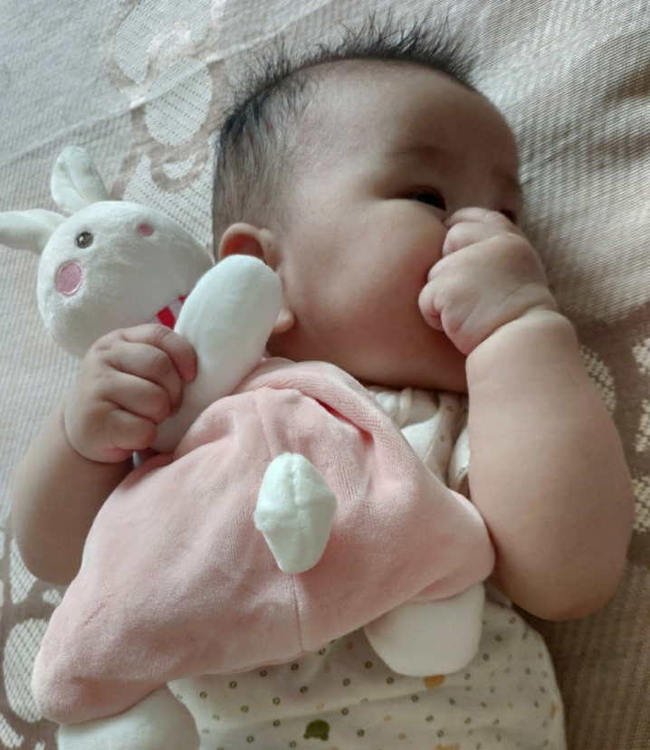 寶寶可愛的睡姿說說 寶寶睡覺很乖的說說朋友圈