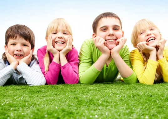 寶寶剛學(xué)會穿衣服的說說 媽媽感慨寶寶能自己穿衣服了