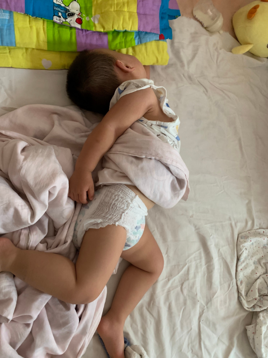 曬寶寶睡姿配什么文字比較好 曬寶寶睡姿照片說說朋友圈 曬寶寶睡姿配什么文字比較好 曬寶寶睡姿照片說說朋友圈