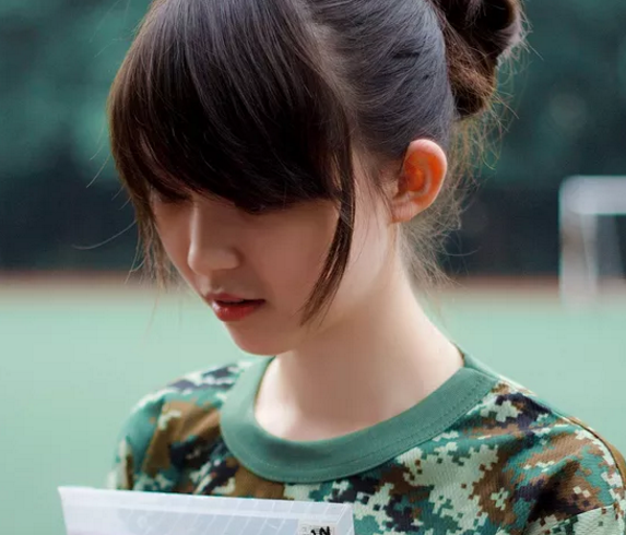 女兒第一次離家去軍訓朋友圈說說 女兒頭一次去軍訓心情感言