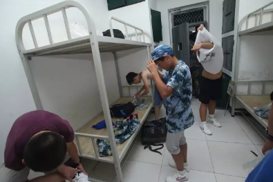 兒子第一次去軍訓的心情說說 兒子第一次軍訓感言 兒子第一次去軍訓的心情說說 兒子第一次軍訓感言