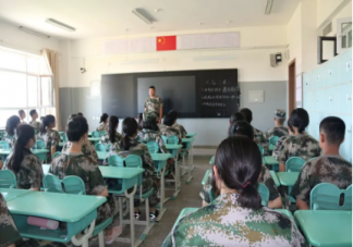 孩子第一次參加軍訓(xùn)的說說 關(guān)于孩軍訓(xùn)的朋友圈說說