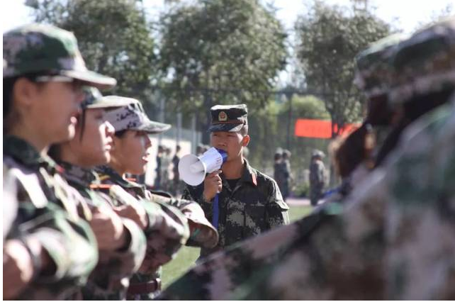 2019軍訓(xùn)教官搞笑經(jīng)典句子 2019軍訓(xùn)教官搞笑好玩的經(jīng)典說說語錄