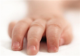 孩子愛啃指甲是病嗎 如何幫助孩子改掉愛啃指甲的習(xí)慣