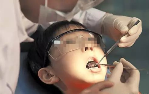 寶寶第一次掉牙的說說 小孩第一次掉牙怎么發(fā)朋友圈