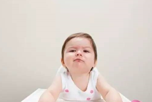 寶寶奶粉溫度多少能喝 寶寶奶粉溫度低了會(huì)有什么后果 寶寶奶粉溫度多少能喝 寶寶奶粉溫度低了會(huì)有什么后果