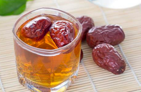 紅棗生吃好還是泡水好 紅棗怎么吃最有營養