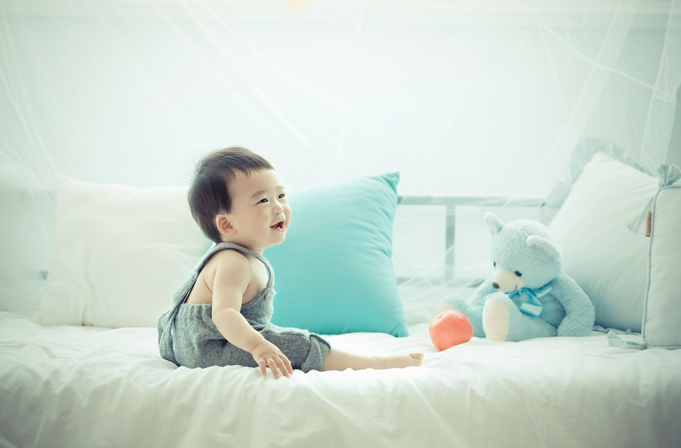 給寶寶拍嗝要拍出聲音嗎 如何正確給寶寶拍嗝