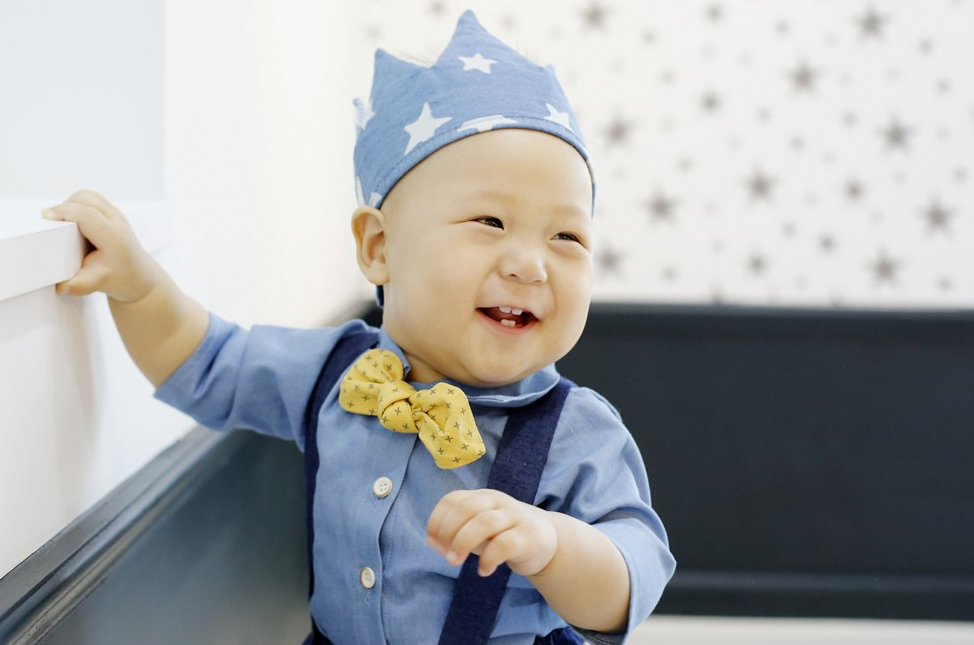 給寶寶拍嗝要拍出聲音嗎 如何正確給寶寶拍嗝