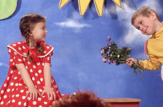 寶貝第一次上臺表演的朋友圈說說 寶貝上臺表演很棒鼓勵(lì)句子