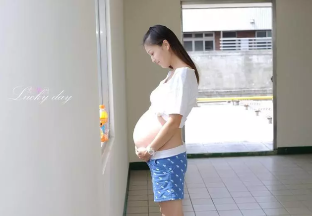 胎兒過了預產期還沒有出生是為什么 哪些情況會導致胎兒延遲出生