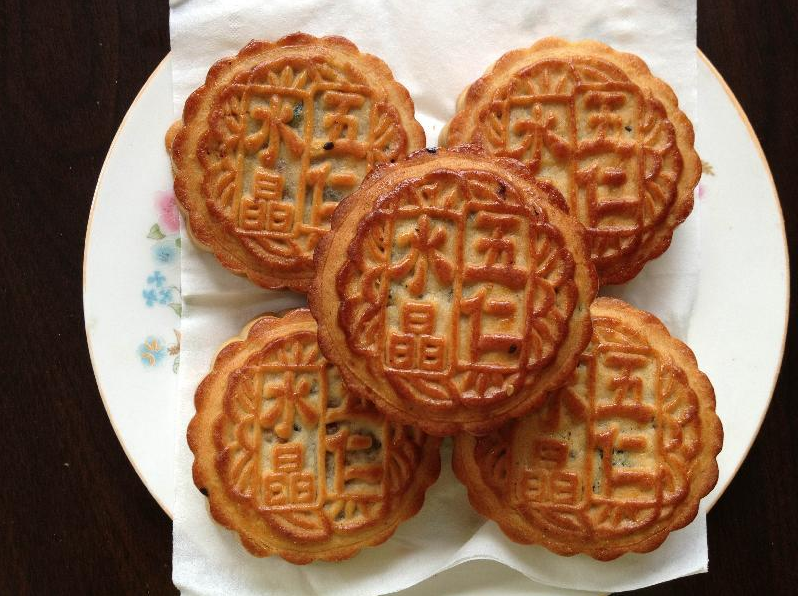 2019中秋節(jié)吃月餅的朋友圈心情說說 2019中秋節(jié)形容月餅好吃的說說心情句子