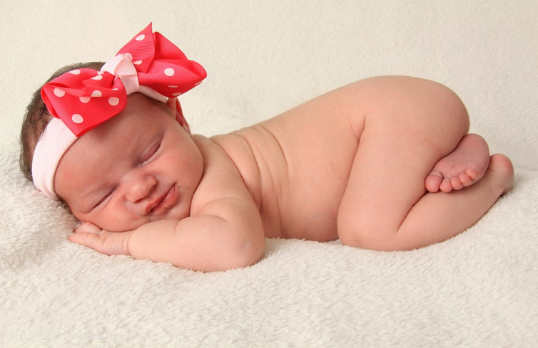 孩子不吃奶是怎么回事 孩子每天要吃多少奶