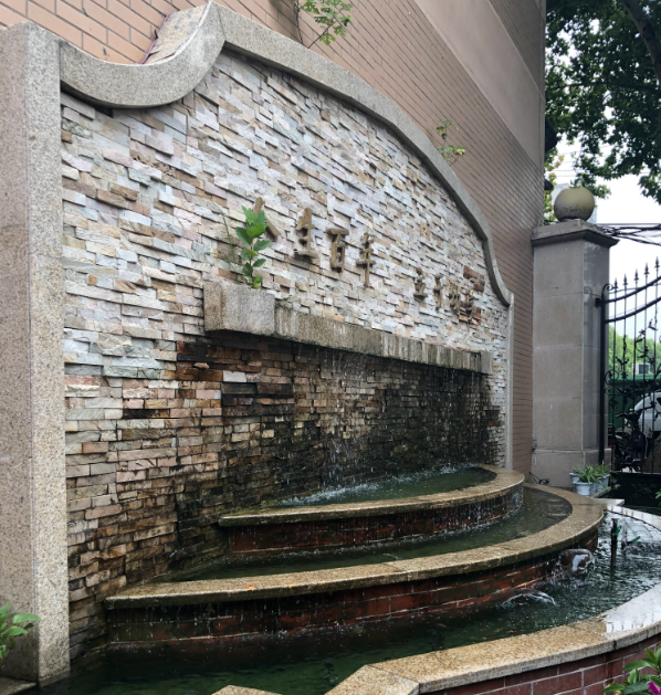 開學第一天送孩子上學心情 家長送孩子第一天上學說說朋友圈