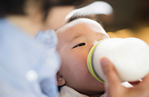 哺乳期堵奶發燒怎么回事 堵奶發燒怎么辦