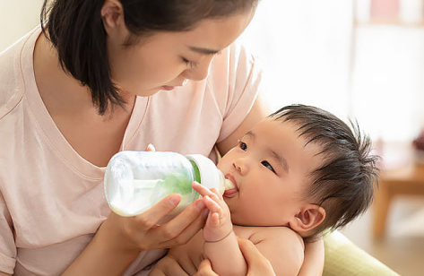 哺乳期堵奶發燒怎么回事 堵奶發燒怎么辦